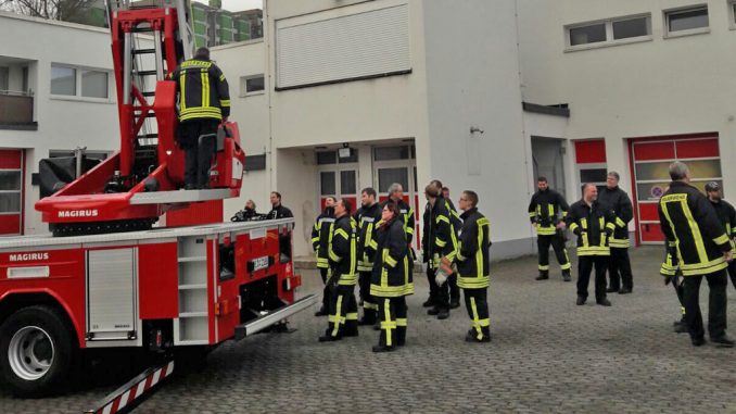 Praktische Ausbildung an der Drehleiter