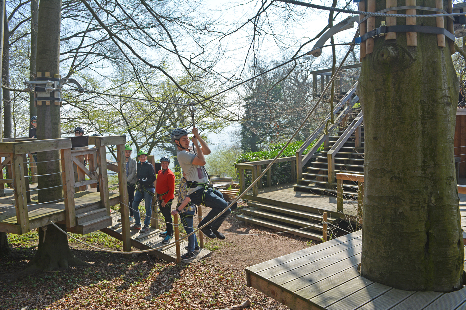 Jugendfeuerwehr besucht Kletterwald