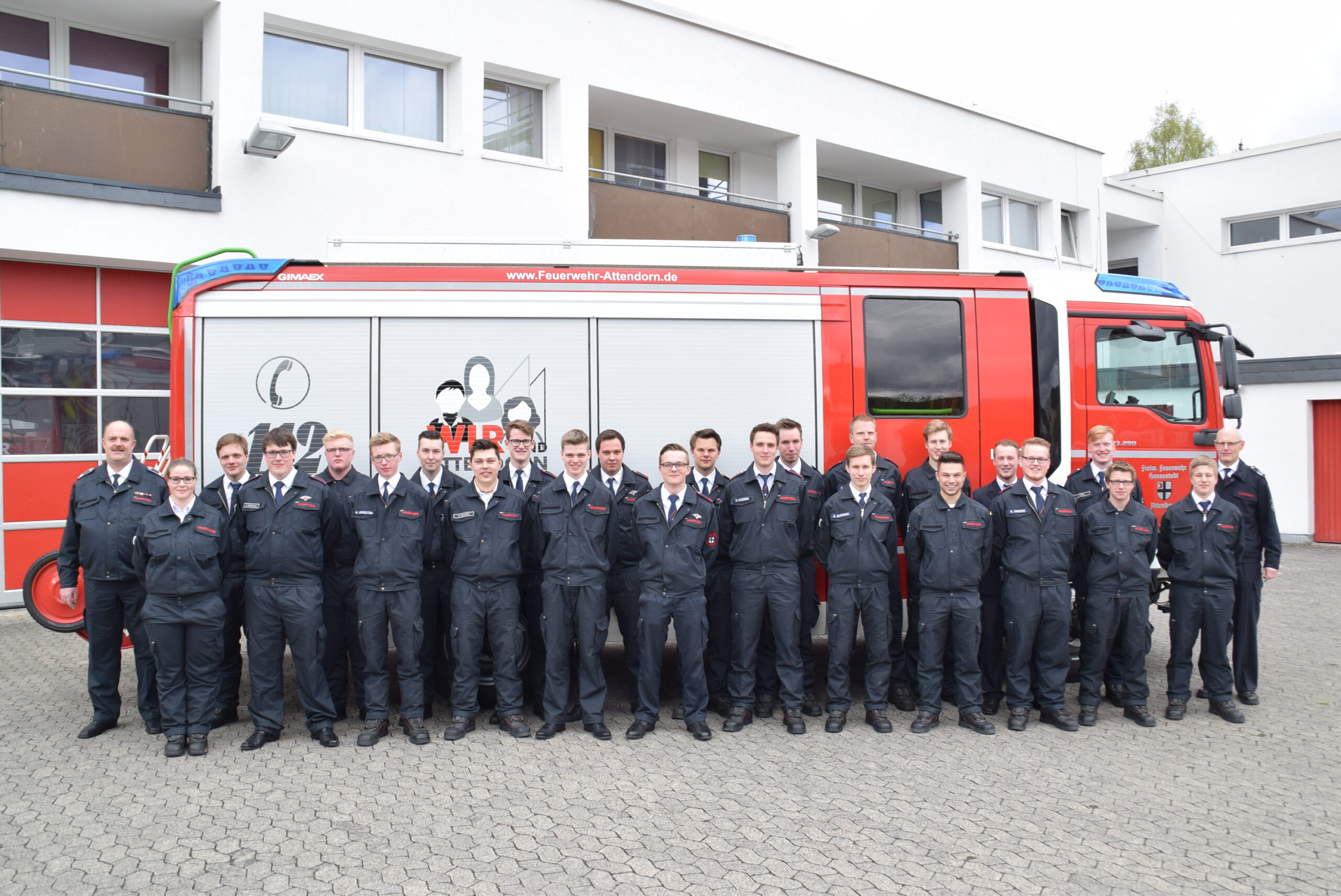 24 Attendorner Feuerwehrkräfte schließen Grundausbildung ab