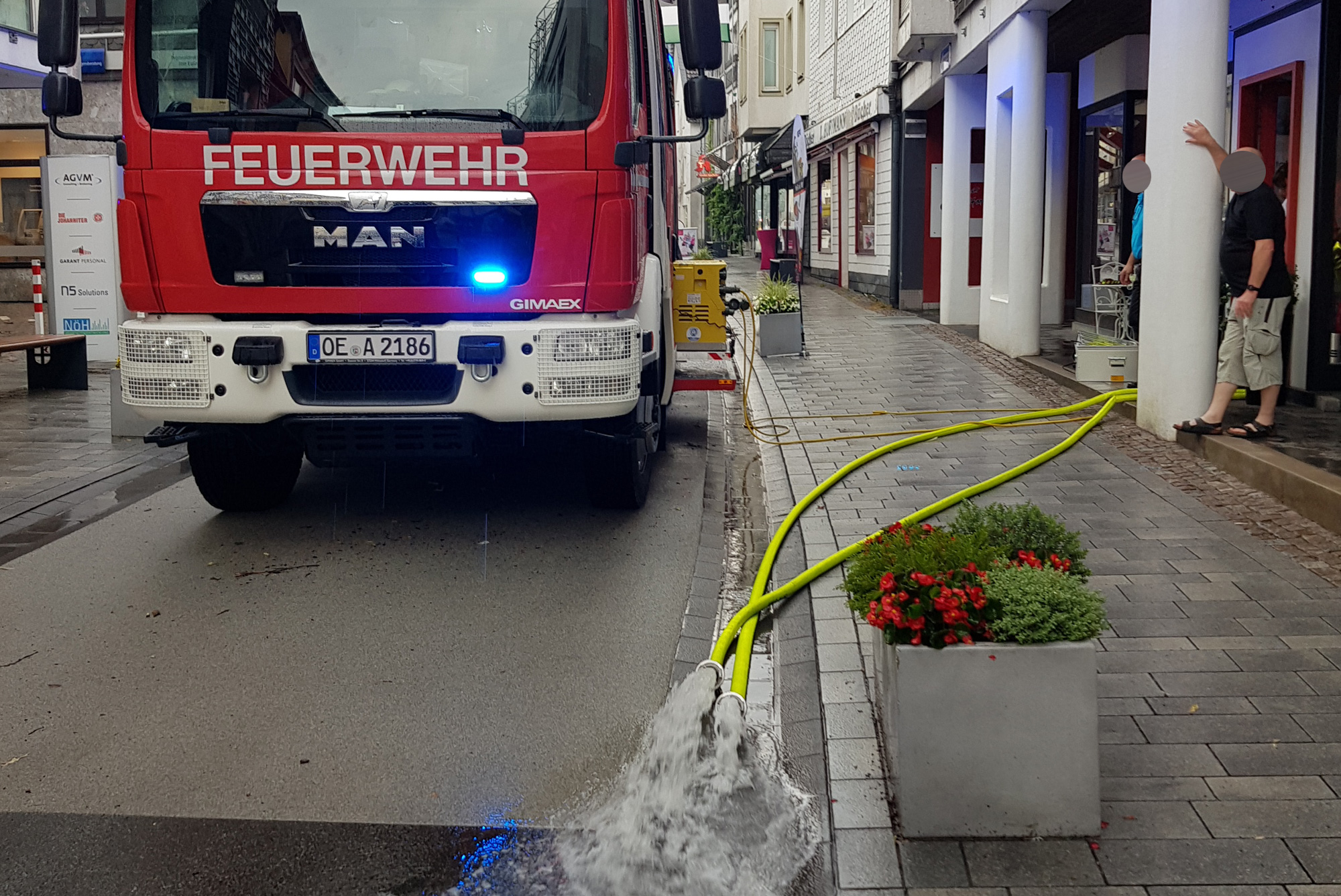 Unwetter fordert Feuerwehr