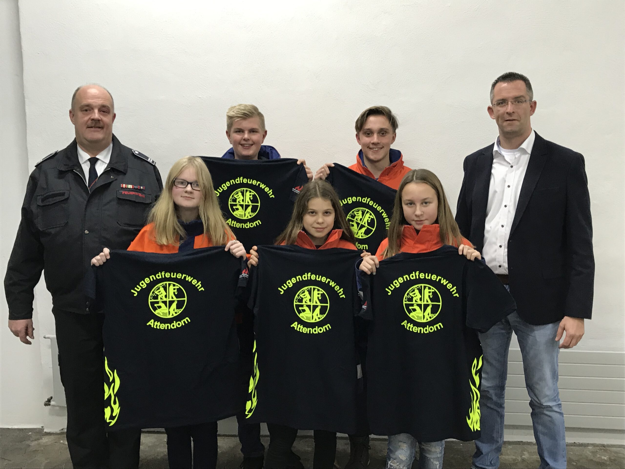Förderverein der Jugendfeuerwehr finanziert 150 T-Shirts
