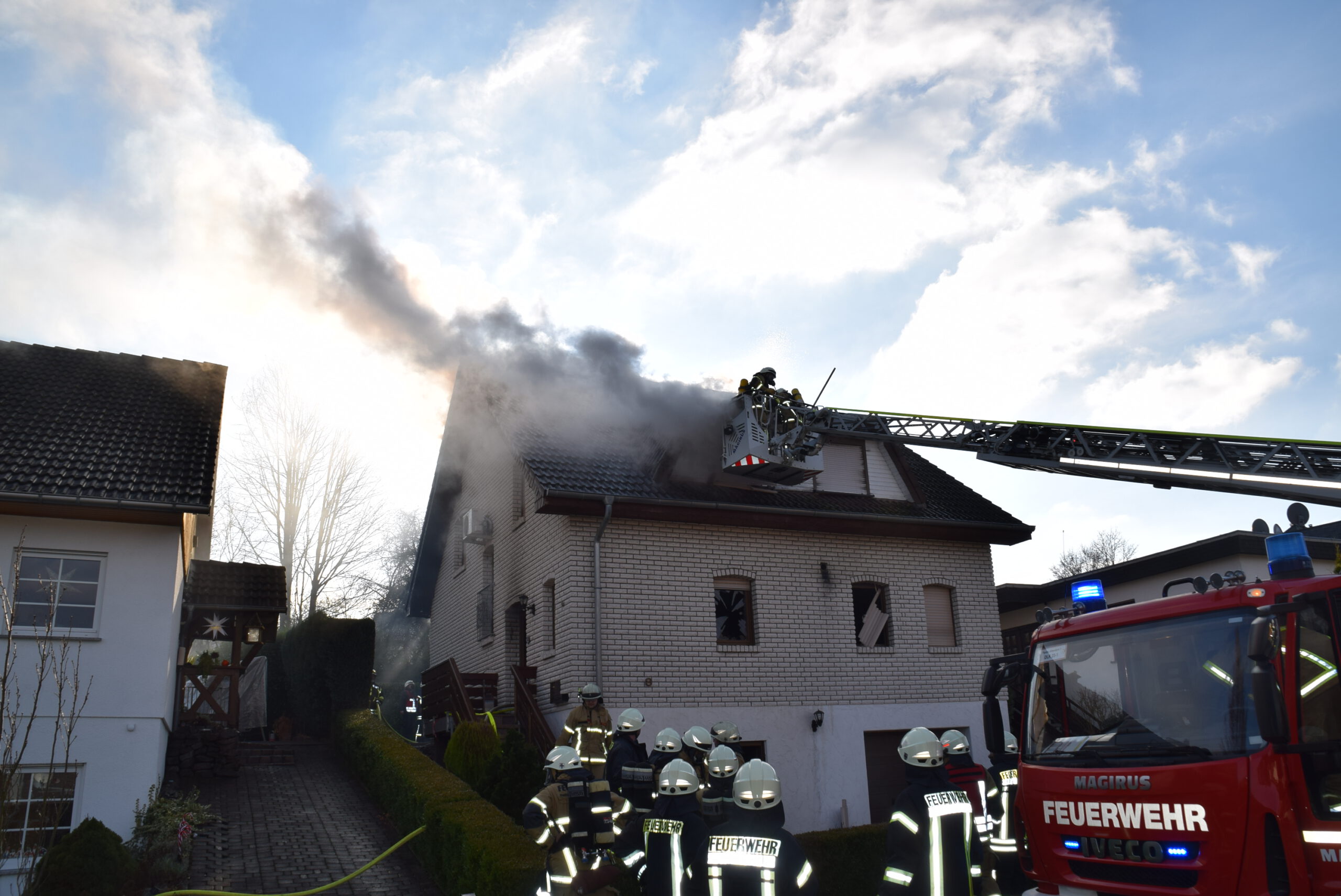 Wohnhaus nach Gebäudebrand unbewohnbar