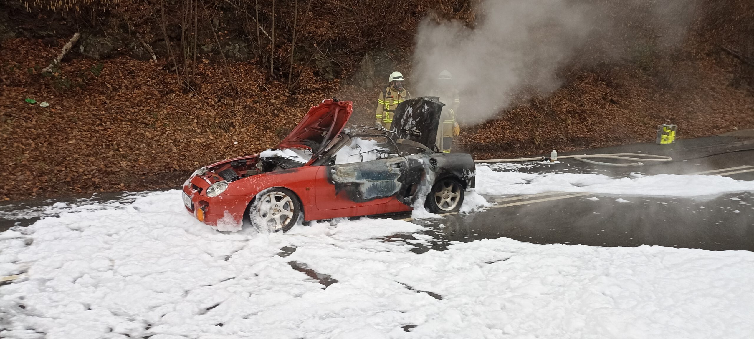 PKW-Brand auf der Ihnestraße