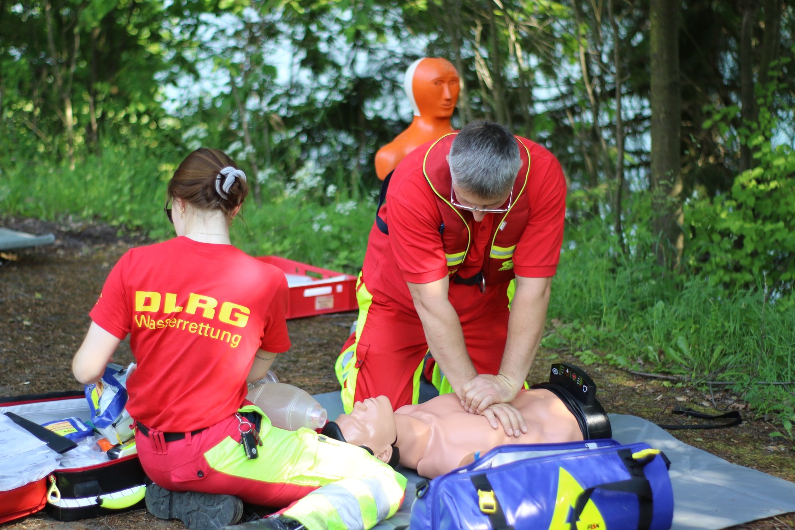 Übung von Feuerwehr und DLRG