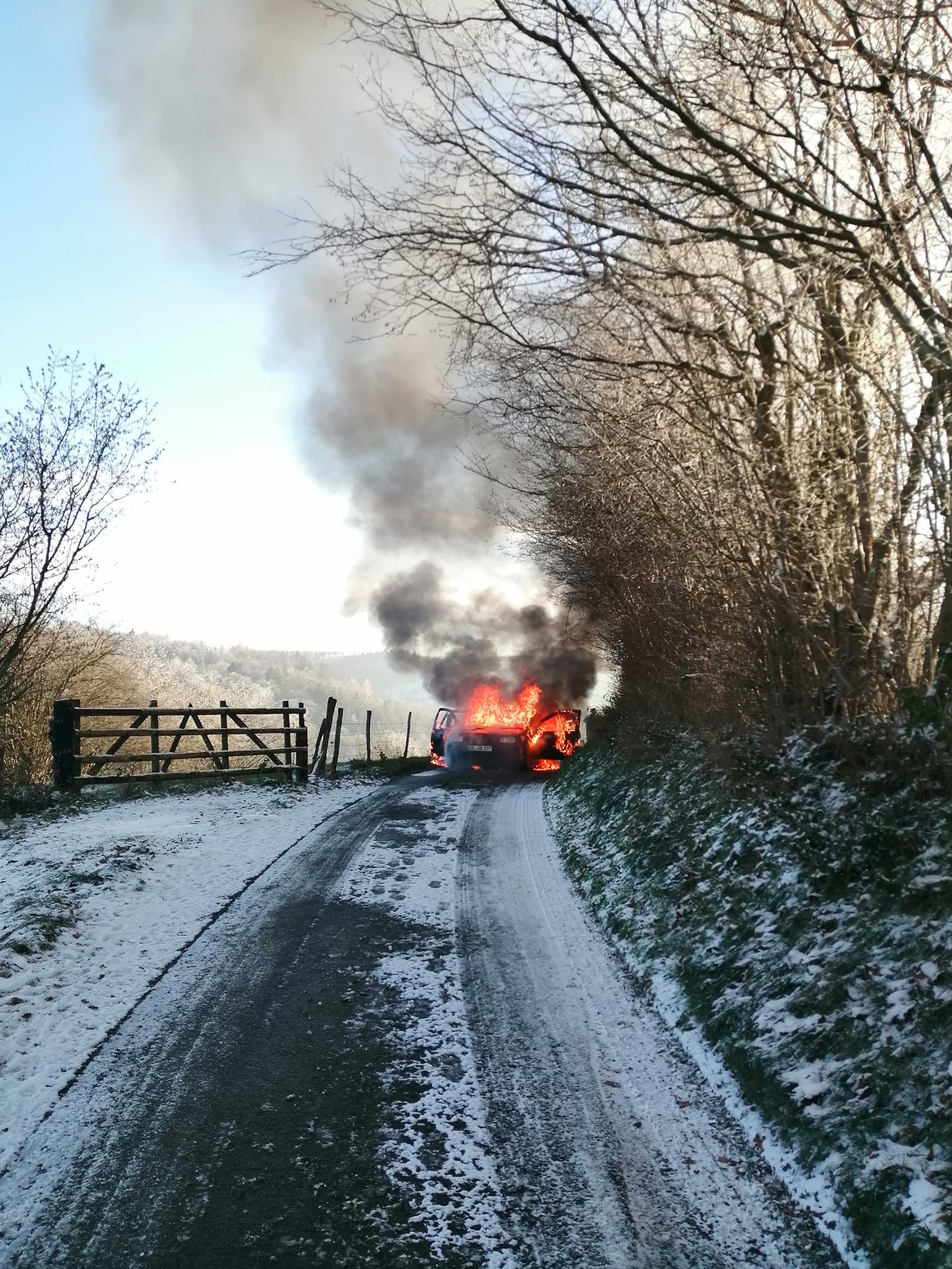 Fahrzeugbrand in Kückelheim