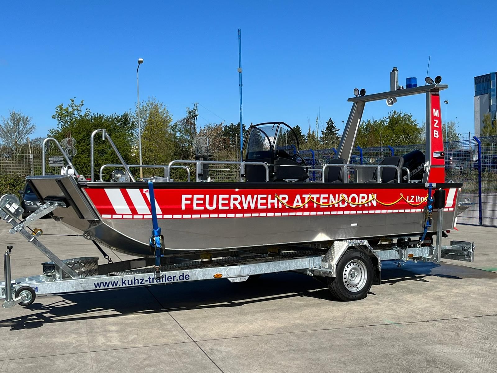 Neues Mehrzweckboot im Ihnetal