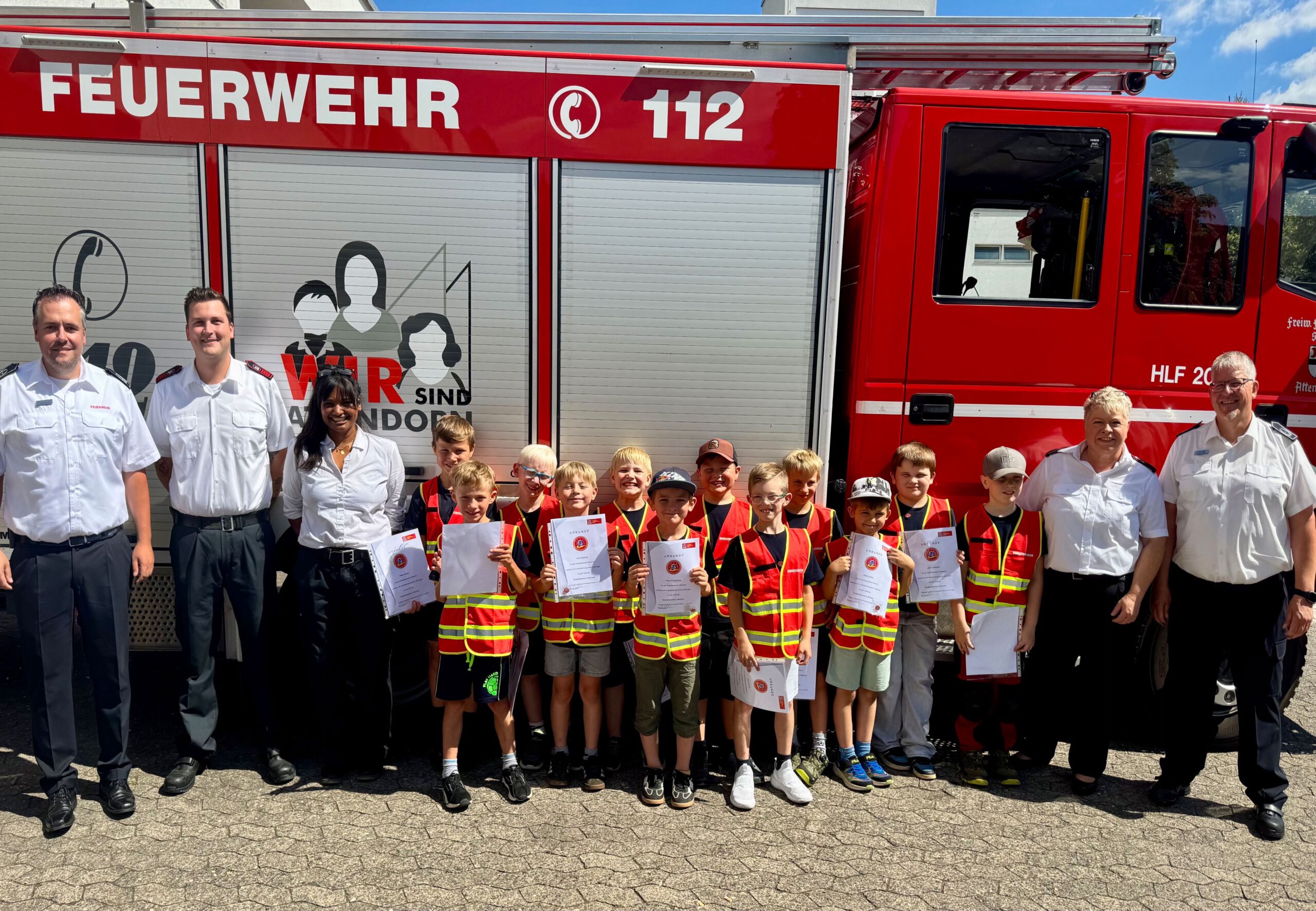 Erfolgreiche Premiere: Erste Kinderflamme bei der Kinderfeuerwehr Attendorn